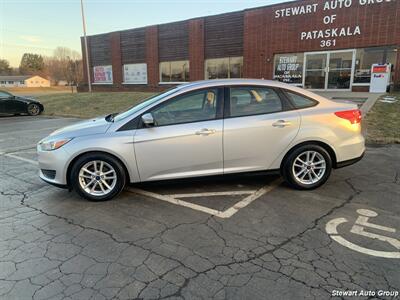 2016 Ford Focus SE   - Photo 5 - Pataskala, OH 43062