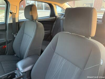 2016 Ford Focus SE   - Photo 18 - Pataskala, OH 43062