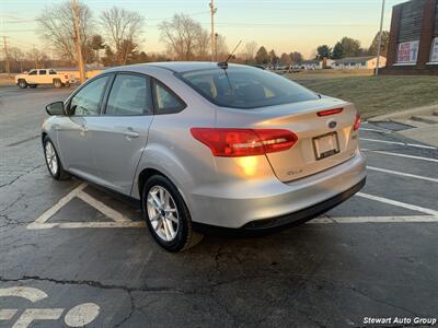 2016 Ford Focus SE   - Photo 13 - Pataskala, OH 43062