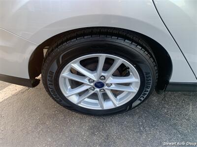 2016 Ford Focus SE   - Photo 10 - Pataskala, OH 43062