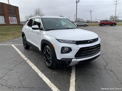 2021 Chevrolet Trailblazer LT   - Photo 3 - Pataskala, OH 43062