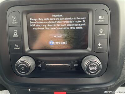 2017 Jeep Renegade Sport 4x4   - Photo 31 - Pataskala, OH 43062