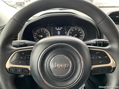 2017 Jeep Renegade Sport 4x4   - Photo 27 - Pataskala, OH 43062