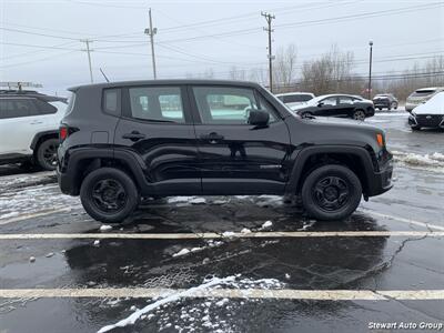 2017 Jeep Renegade Sport 4x4   - Photo 7 - Pataskala, OH 43062