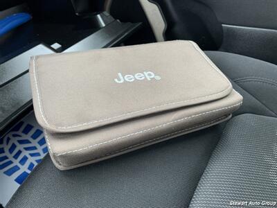 2017 Jeep Renegade Sport 4x4   - Photo 30 - Pataskala, OH 43062