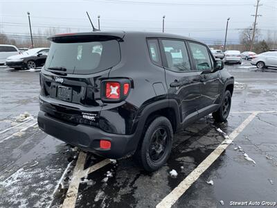 2017 Jeep Renegade Sport 4x4   - Photo 10 - Pataskala, OH 43062