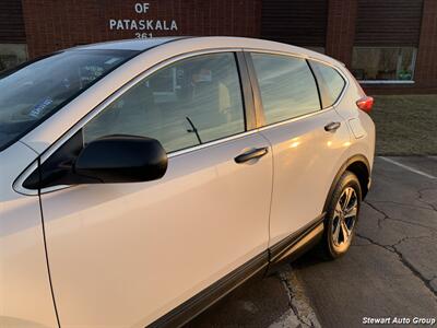 2019 Honda CR-V LX   - Photo 6 - Pataskala, OH 43062