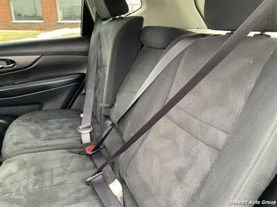 2015 Nissan Rogue SV AWD   - Photo 23 - Pataskala, OH 43062