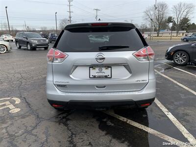 2015 Nissan Rogue SV AWD   - Photo 13 - Pataskala, OH 43062