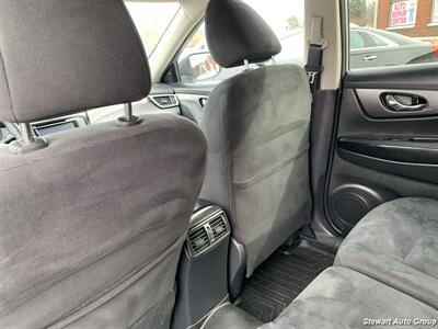 2015 Nissan Rogue SV AWD   - Photo 24 - Pataskala, OH 43062