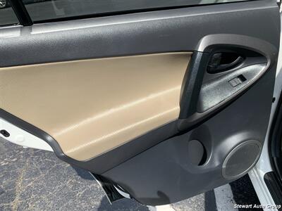 2012 Toyota RAV4 Limited AWD - Photo 12 - Pataskala, OH 43062