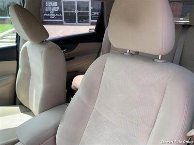 2015 Nissan Rogue S   - Photo 16 - Pataskala, OH 43062