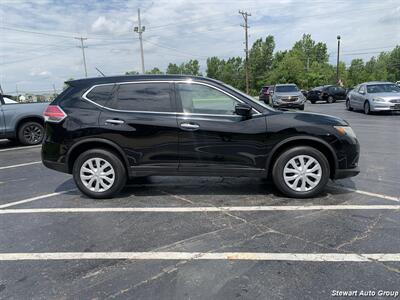 2015 Nissan Rogue S   - Photo 8 - Pataskala, OH 43062