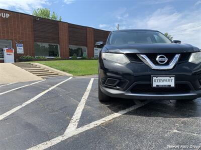 2015 Nissan Rogue S   - Photo 4 - Pataskala, OH 43062