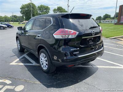 2015 Nissan Rogue S   - Photo 13 - Pataskala, OH 43062