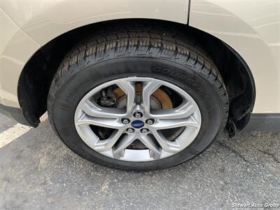 2018 Ford Edge Titanium AWD   - Photo 11 - Pataskala, OH 43062