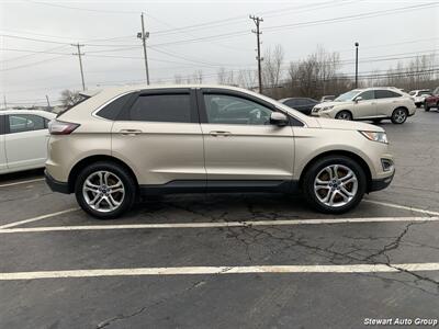 2018 Ford Edge Titanium AWD   - Photo 9 - Pataskala, OH 43062