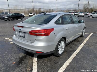 2016 Ford Focus SE   - Photo 11 - Pataskala, OH 43062