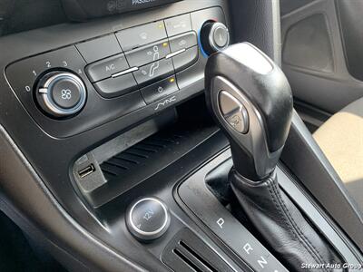 2016 Ford Focus SE   - Photo 32 - Pataskala, OH 43062