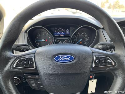 2016 Ford Focus SE   - Photo 26 - Pataskala, OH 43062