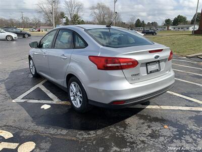2016 Ford Focus SE   - Photo 13 - Pataskala, OH 43062