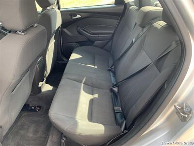 2016 Ford Focus SE   - Photo 20 - Pataskala, OH 43062