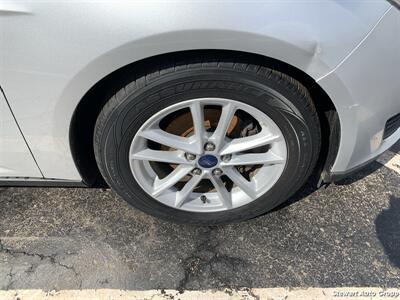 2016 Ford Focus SE   - Photo 9 - Pataskala, OH 43062