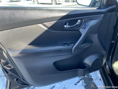 2019 Nissan Rogue SV AWD   - Photo 18 - Pataskala, OH 43062