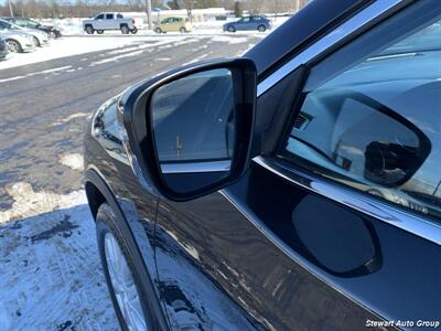 2019 Nissan Rogue SV AWD   - Photo 7 - Pataskala, OH 43062