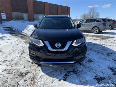 2019 Nissan Rogue SV AWD   - Photo 2 - Pataskala, OH 43062