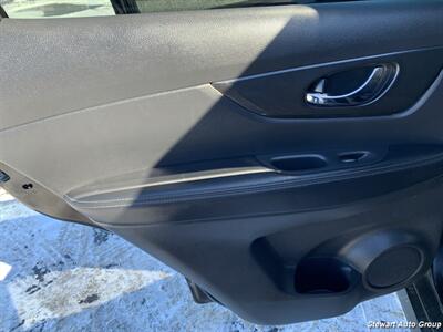 2019 Nissan Rogue SV AWD   - Photo 21 - Pataskala, OH 43062