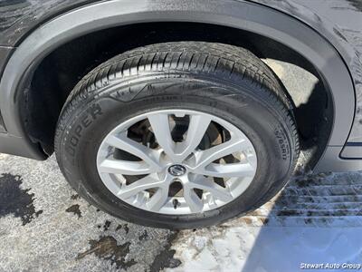 2019 Nissan Rogue SV AWD   - Photo 11 - Pataskala, OH 43062