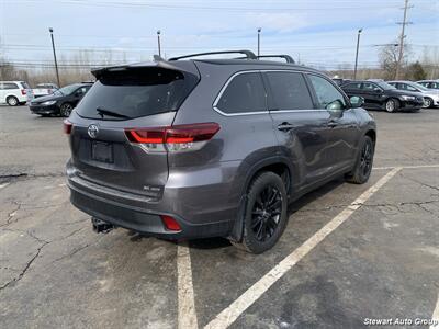 2019 Toyota Highlander SE AWD   - Photo 10 - Pataskala, OH 43062