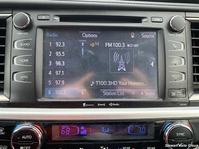 2019 Toyota Highlander SE AWD   - Photo 35 - Pataskala, OH 43062