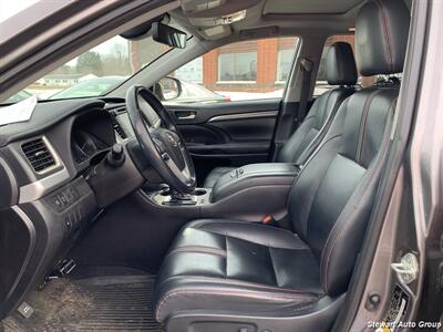 2019 Toyota Highlander SE AWD   - Photo 17 - Pataskala, OH 43062