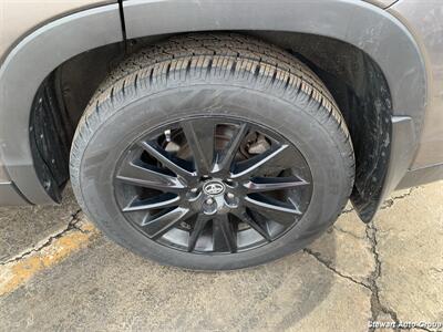 2019 Toyota Highlander SE AWD   - Photo 14 - Pataskala, OH 43062