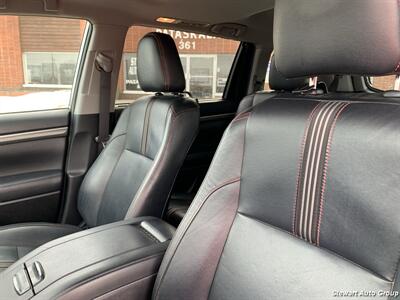 2019 Toyota Highlander SE AWD   - Photo 18 - Pataskala, OH 43062