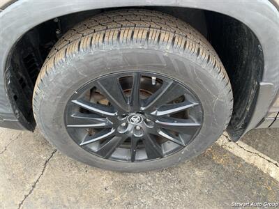 2019 Toyota Highlander SE AWD   - Photo 15 - Pataskala, OH 43062