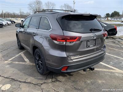 2019 Toyota Highlander SE AWD   - Photo 12 - Pataskala, OH 43062