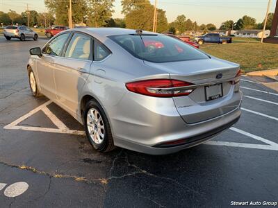 2017 Ford Fusion S   - Photo 13 - Pataskala, OH 43062