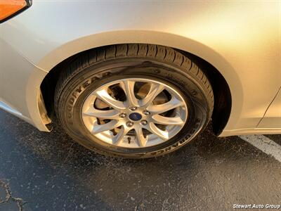 2017 Ford Fusion S   - Photo 15 - Pataskala, OH 43062