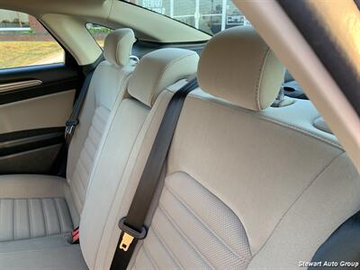 2017 Ford Fusion S   - Photo 21 - Pataskala, OH 43062