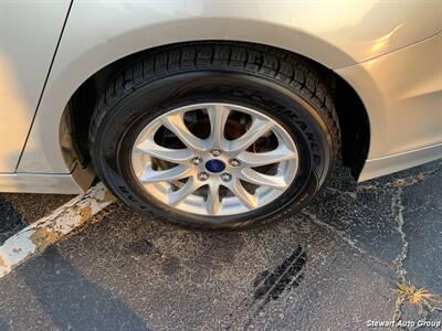 2017 Ford Fusion S   - Photo 14 - Pataskala, OH 43062