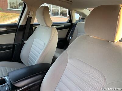 2017 Ford Fusion S   - Photo 18 - Pataskala, OH 43062