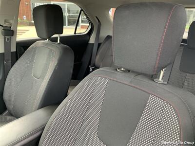 2017 Chevrolet Equinox LT AWD - Photo 19 - Pataskala, OH 43062