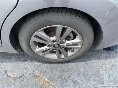 2018 Hyundai ELANTRA SEL - Photo 6 - Pataskala, OH 43062