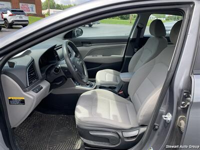 2018 Hyundai ELANTRA SEL - Photo 5 - Pataskala, OH 43062