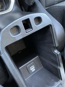 2017 Jeep Renegade Latitude 4x4 - Photo 37 - Pataskala, OH 43062