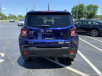 2017 Jeep Renegade Latitude 4x4 - Photo 12 - Pataskala, OH 43062