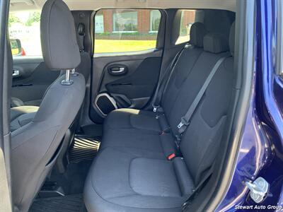 2017 Jeep Renegade Latitude 4x4 - Photo 19 - Pataskala, OH 43062